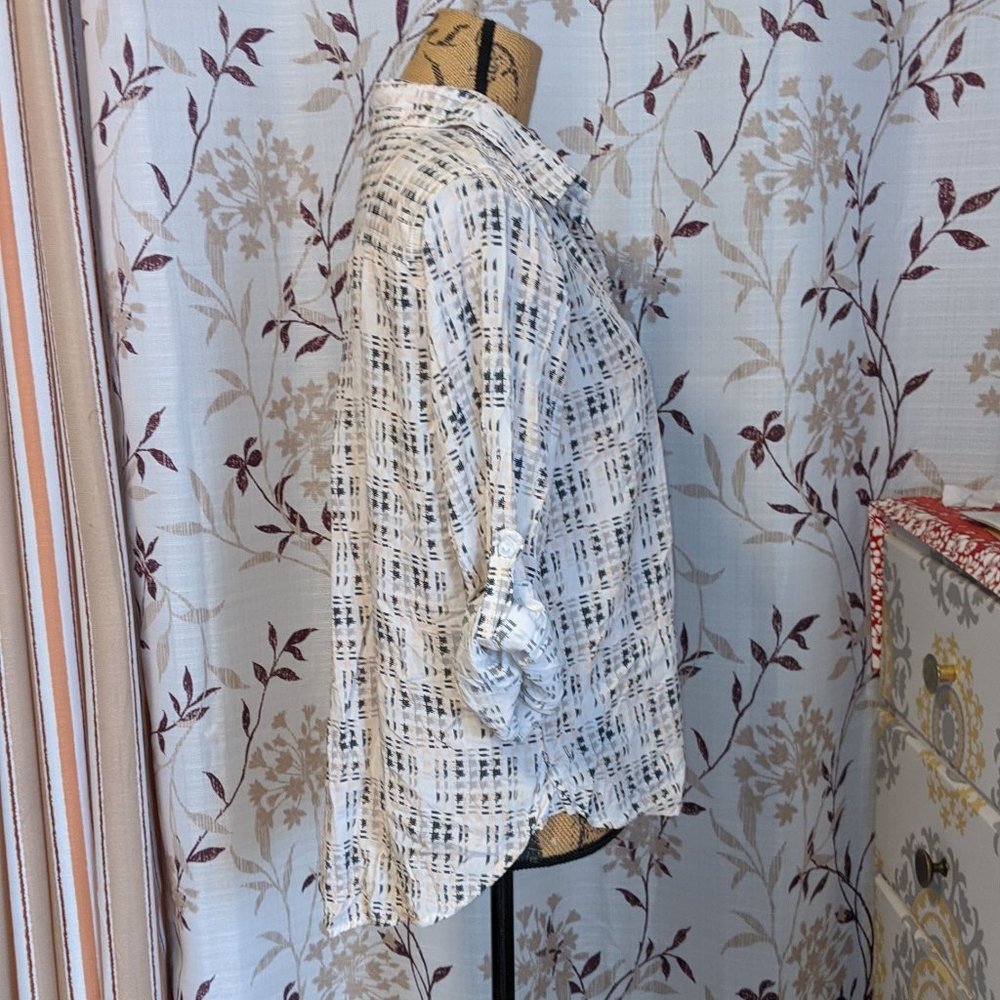 Velvet Heart, Patterned Button Up - Picture 8 of 11